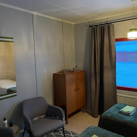 Taloyllaes, Huonemajoitus 招待所 Äkäslompolo