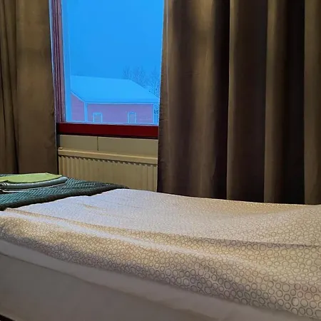 Taloyllaes, Huonemajoitus *