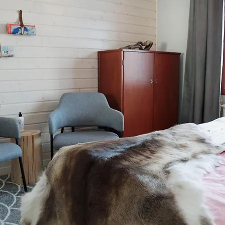 Taloyllaes, Huonemajoitus Pensionat *